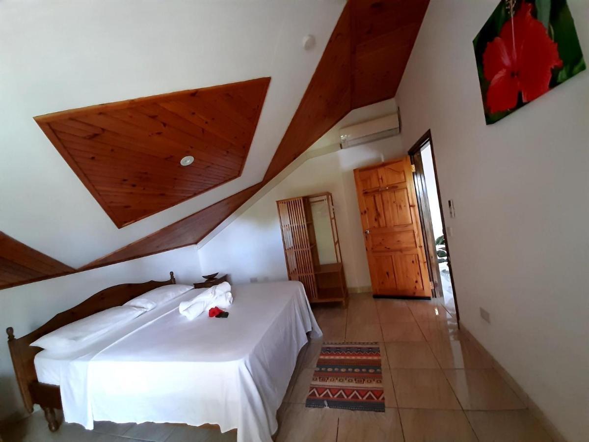 La Source Self Catering Hotel La Digue Exterior photo